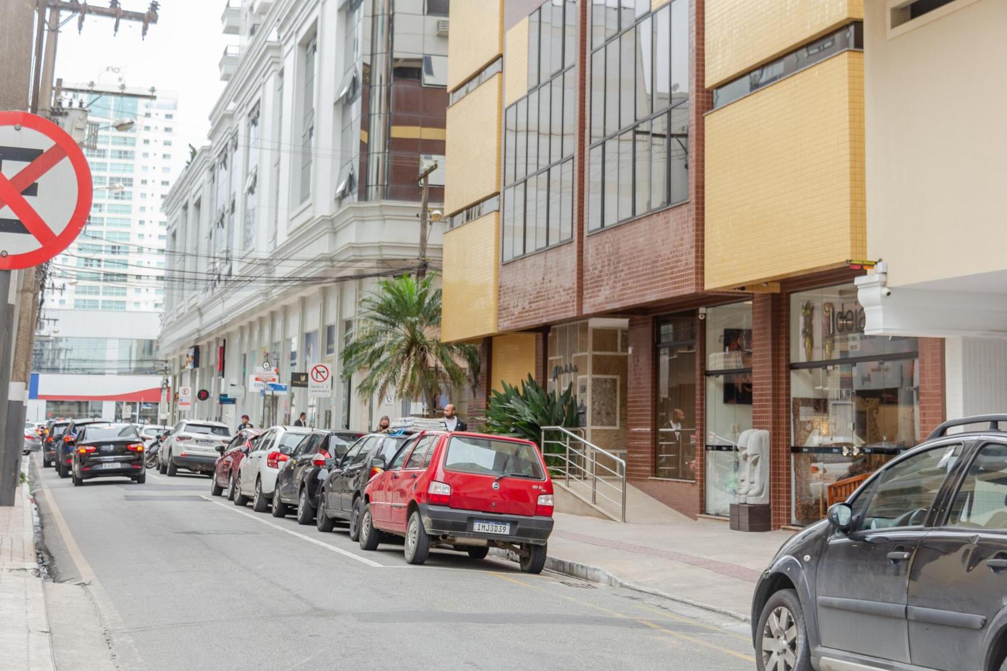 Elegancia Classica A 1 Quadra Da Em Bc N704 Apartamento Balneário Camboriú